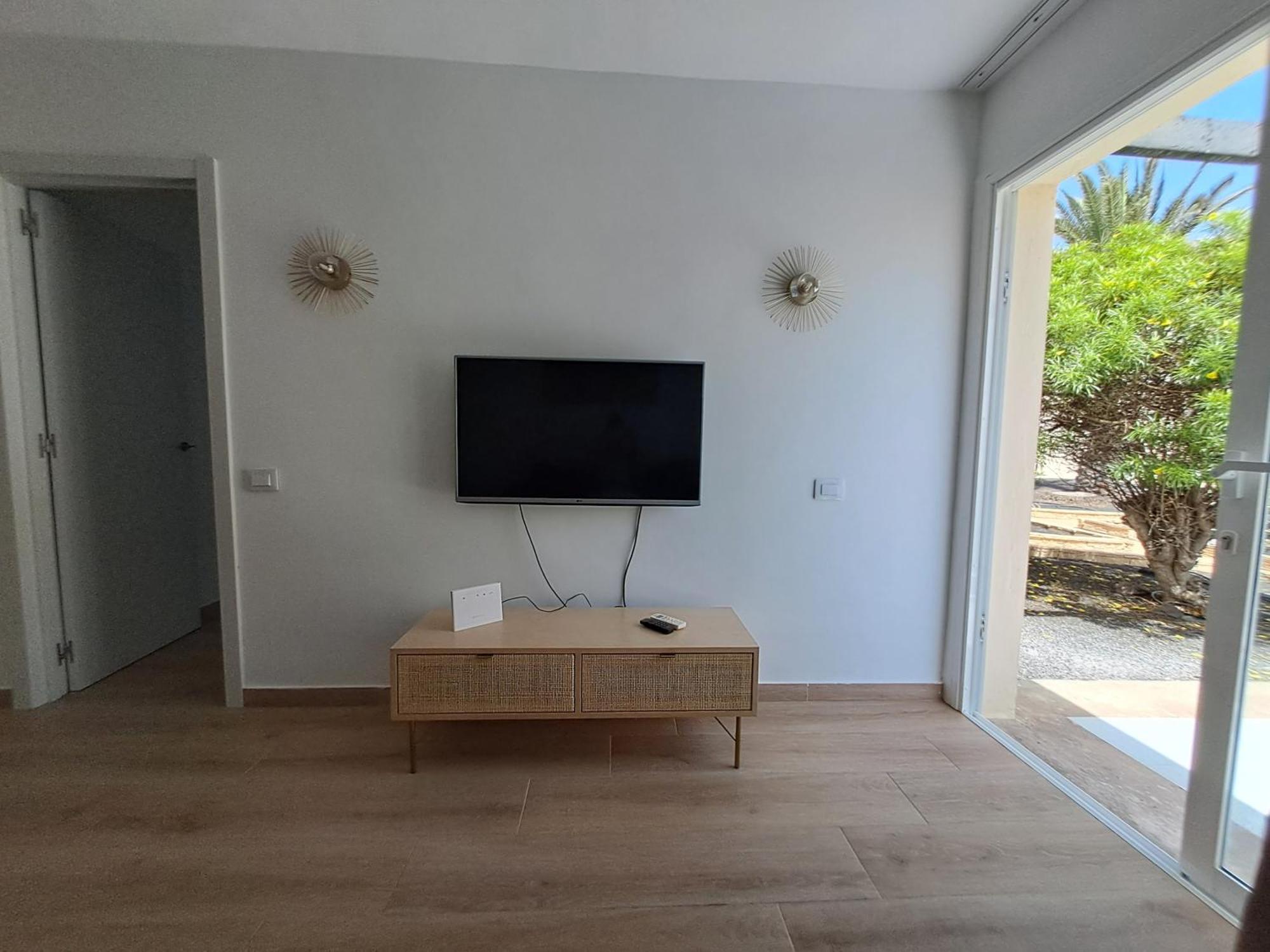 Homeforguest Apartamento Alisios 1 Con Piscina En Коральео Экстерьер фото