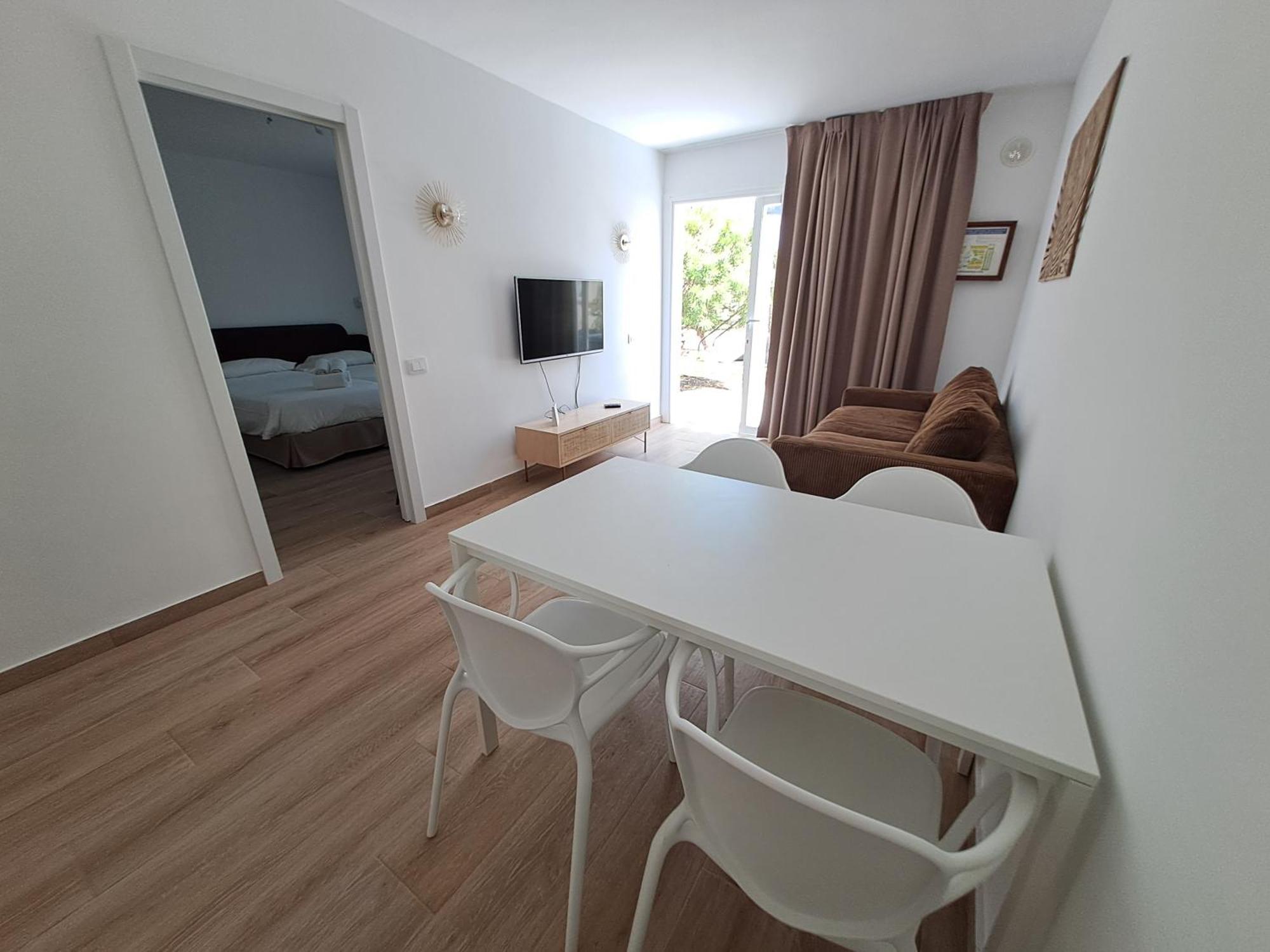 Homeforguest Apartamento Alisios 1 Con Piscina En Коральео Экстерьер фото